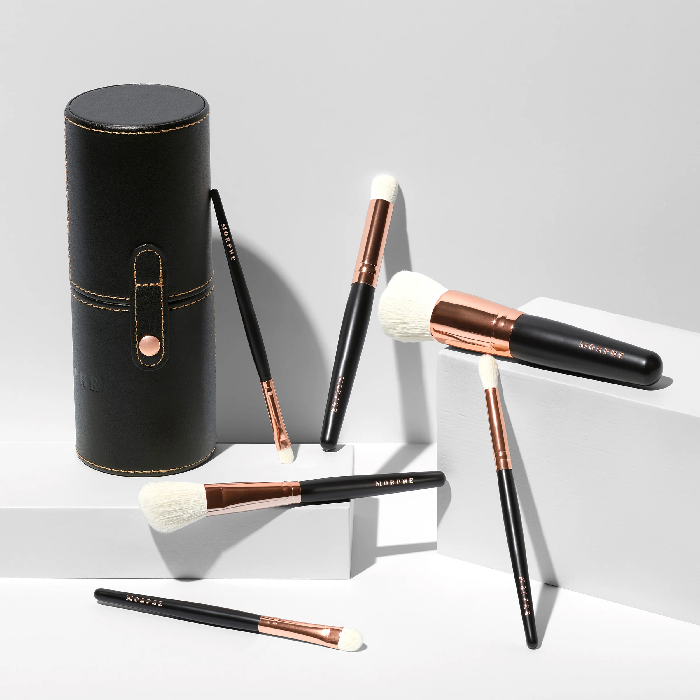 Rosé Away 6-Piece Face & Eye Travel Brush Set - Image 4